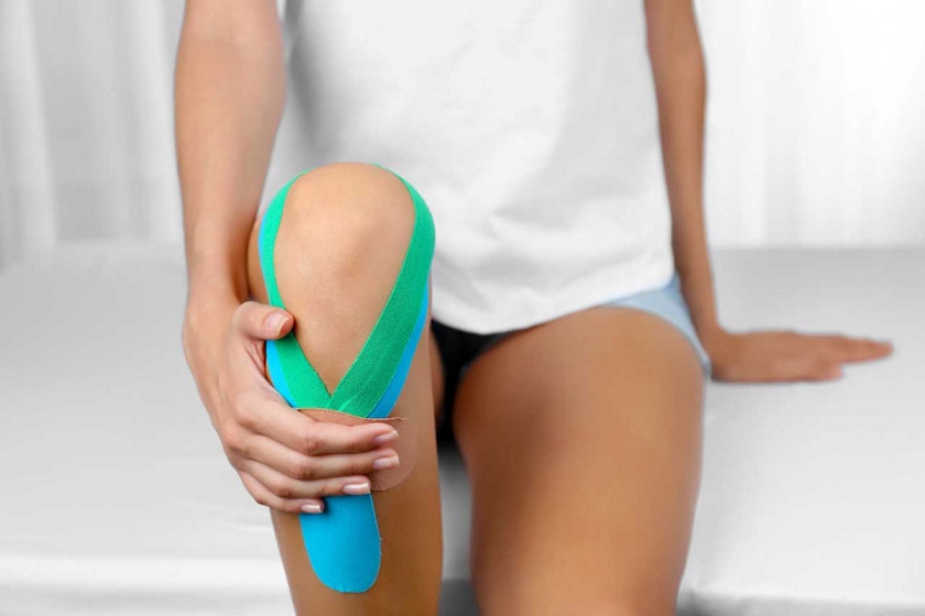 Das Knie mit einem Kinesio-Tape stabilisieren